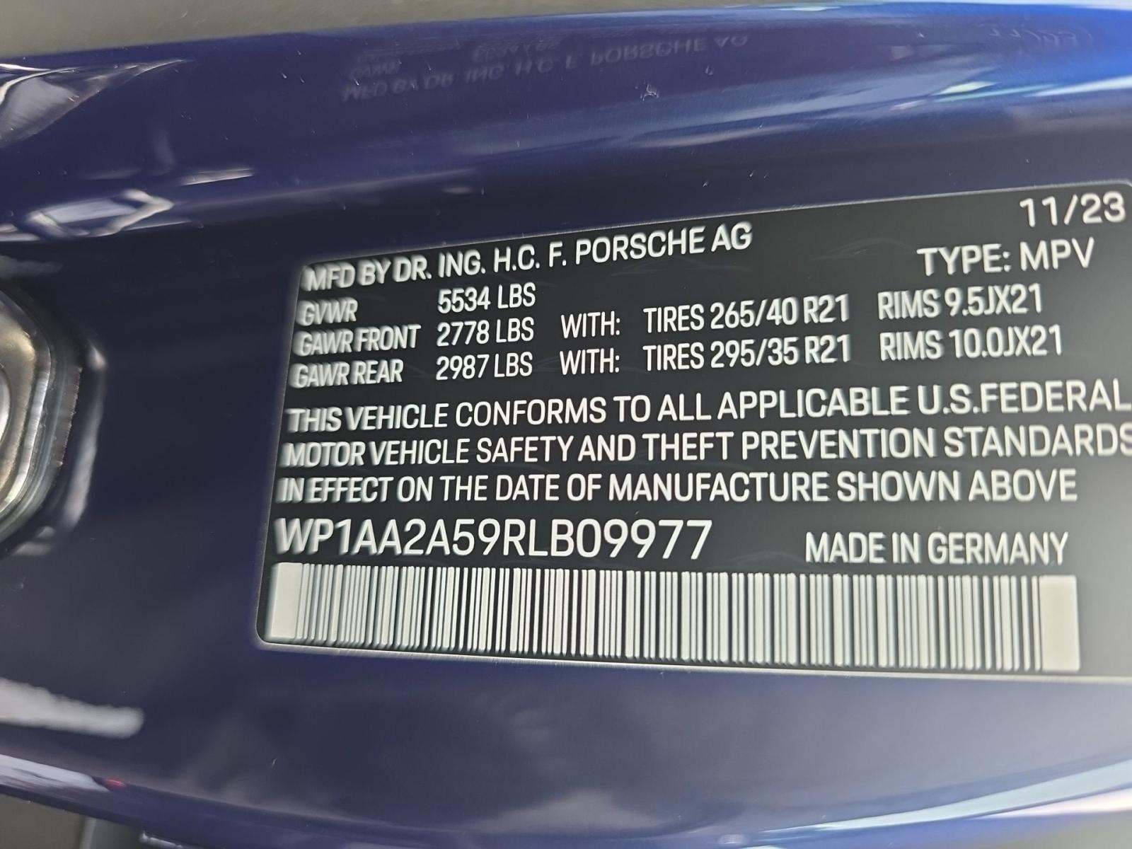 2024 Porsche Macan Base AWD