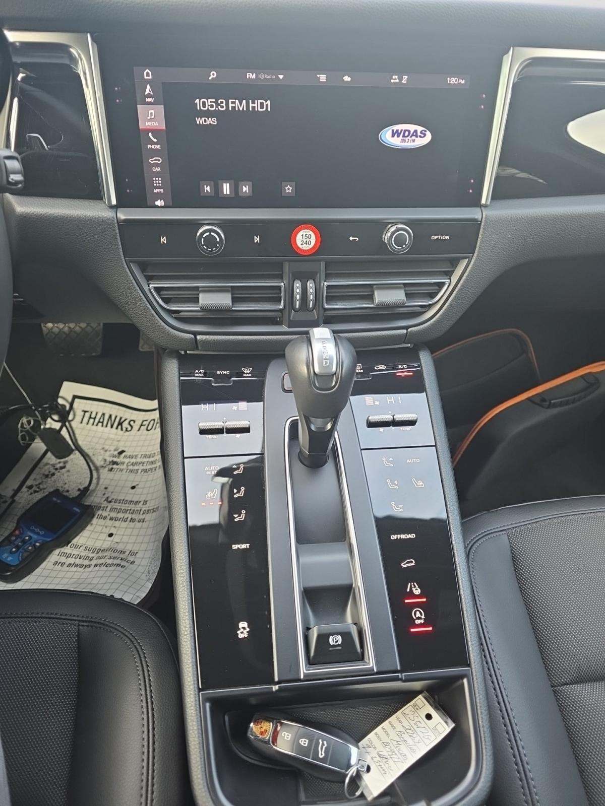 2024 Porsche Macan Base AWD