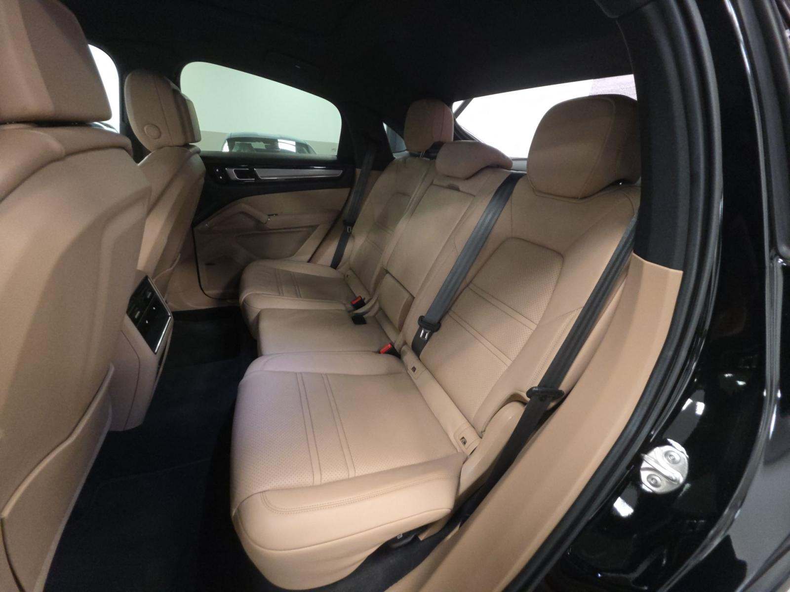 2023 Porsche Cayenne Platinum Edition AWD