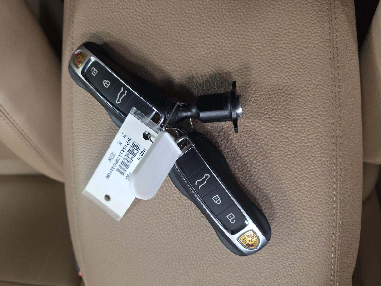 2023 Porsche Cayenne Platinum Edition AWD