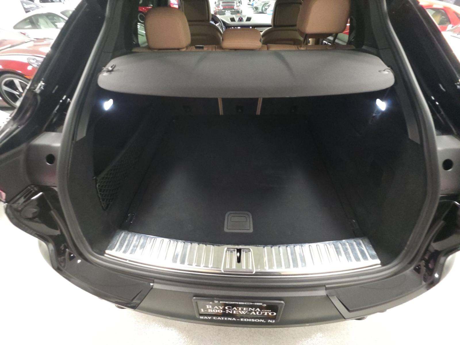 2023 Porsche Cayenne Platinum Edition AWD