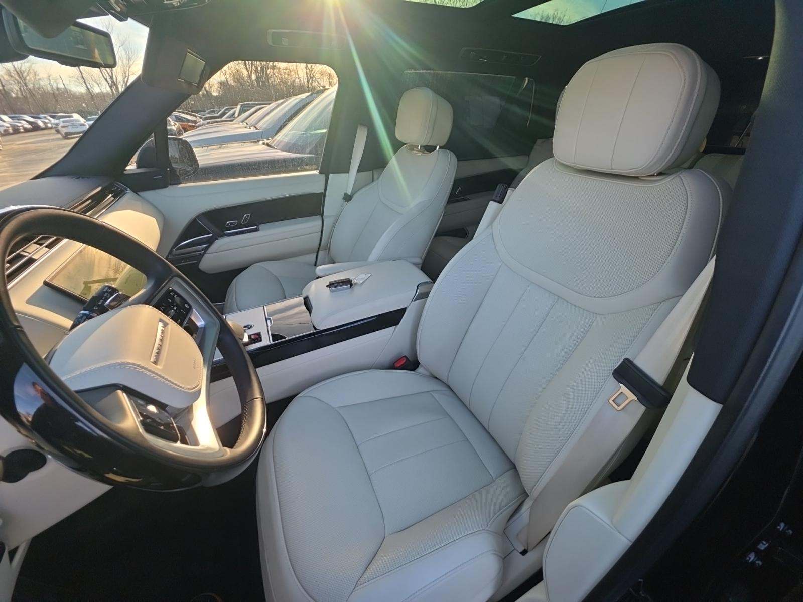 2024 Land Rover Range Rover SE LWB AWD