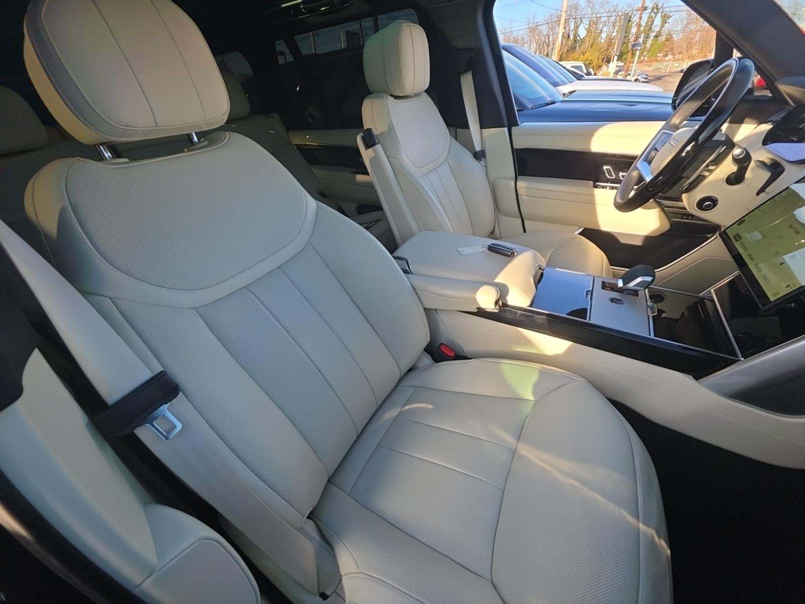 2024 Land Rover Range Rover SE LWB AWD