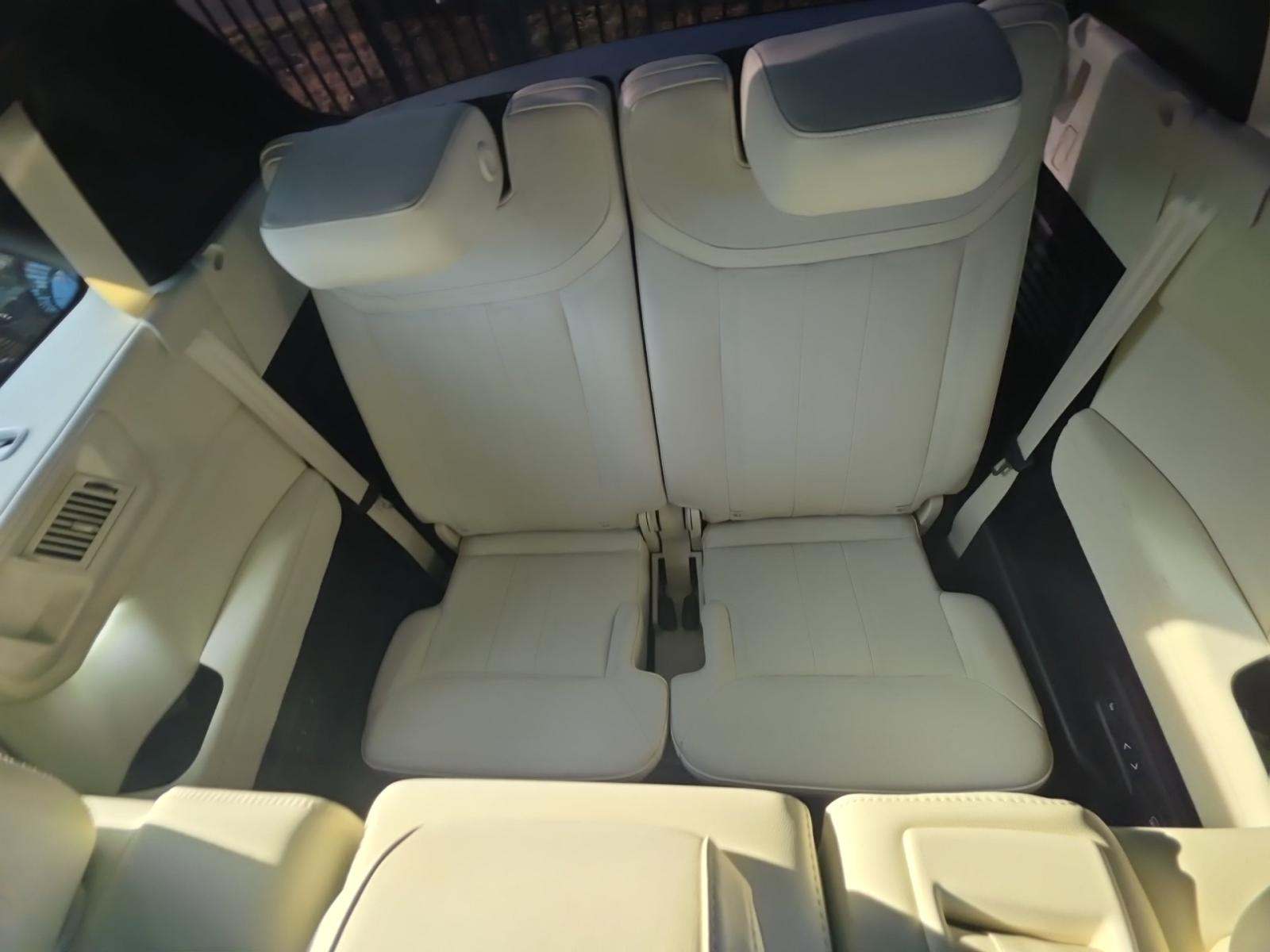 2024 Land Rover Range Rover SE LWB AWD