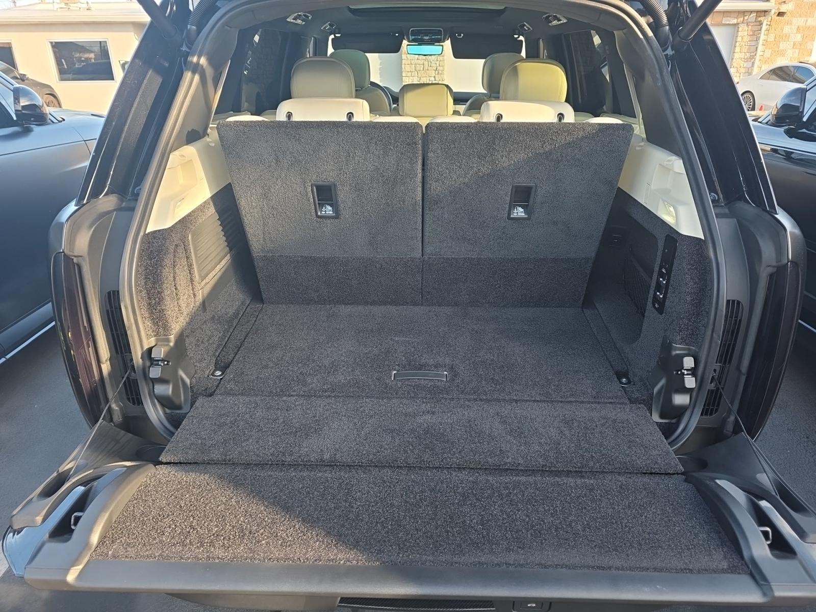 2024 Land Rover Range Rover SE LWB AWD