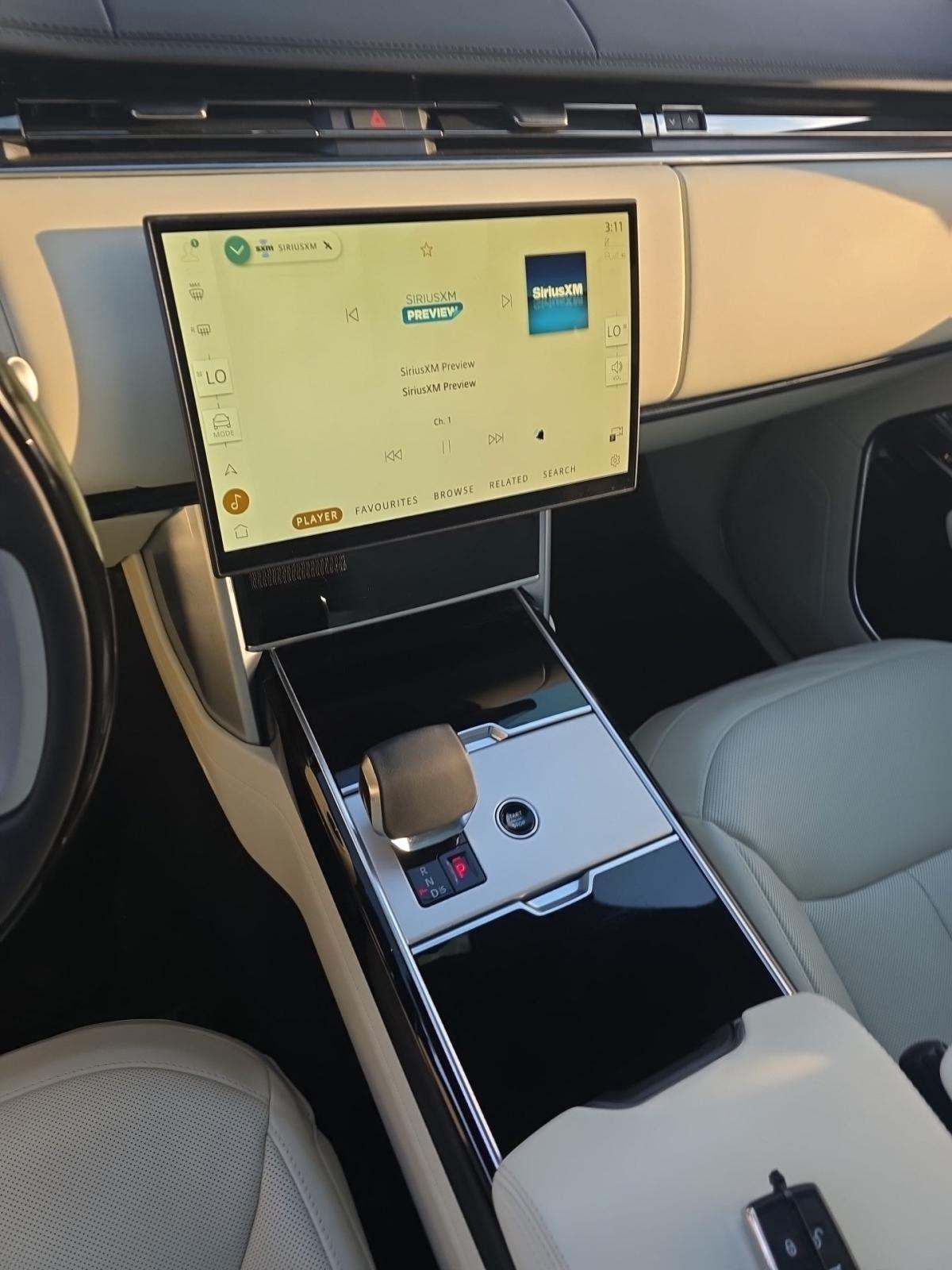 2024 Land Rover Range Rover SE LWB AWD