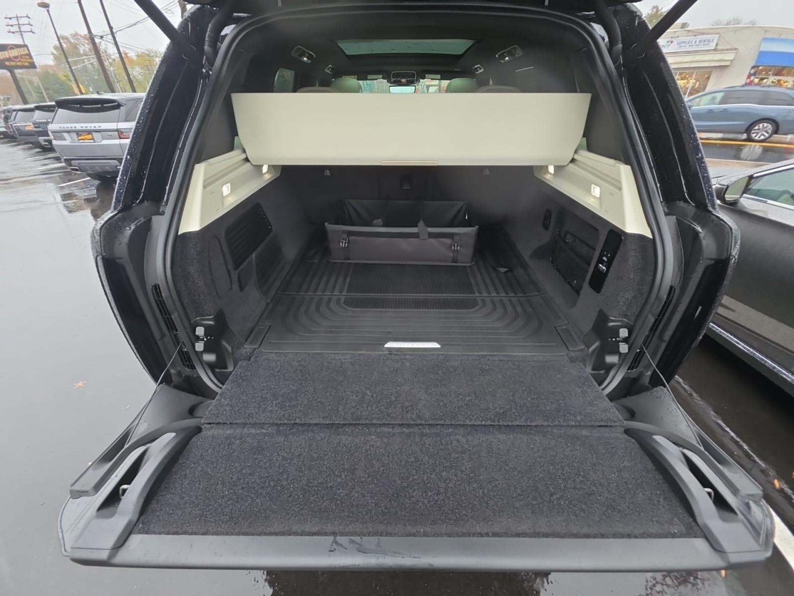 2023 Land Rover Range Rover SE AWD