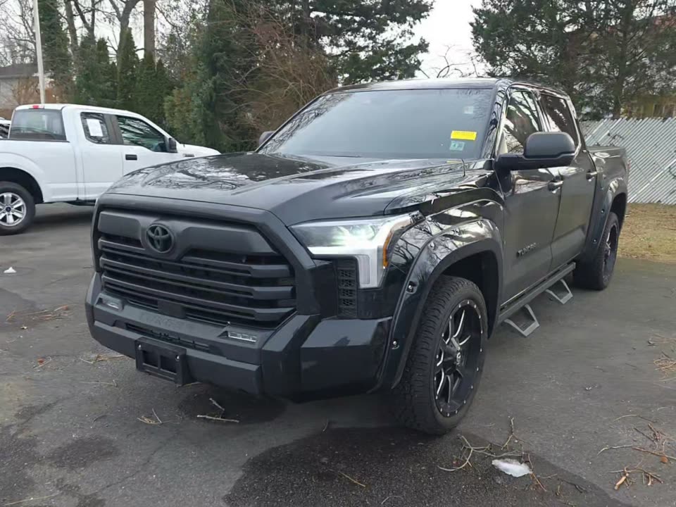 2025 Toyota Tundra SR5 AWD