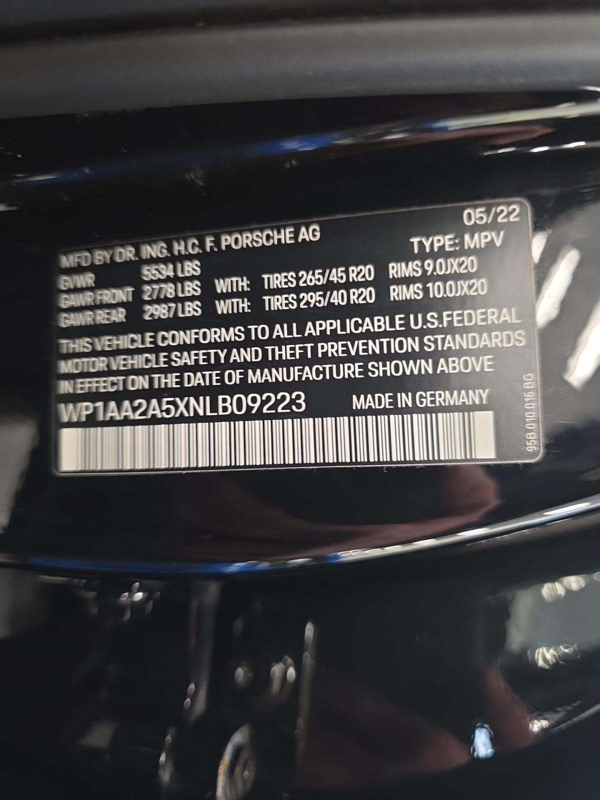 2022 Porsche Macan Base AWD