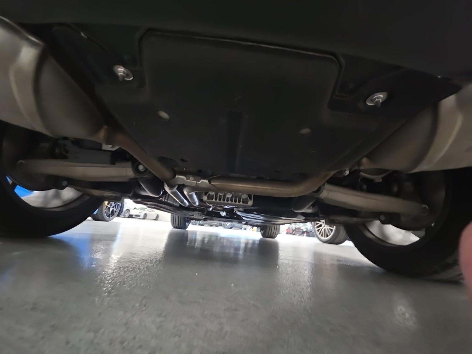 2022 Porsche Macan Base AWD