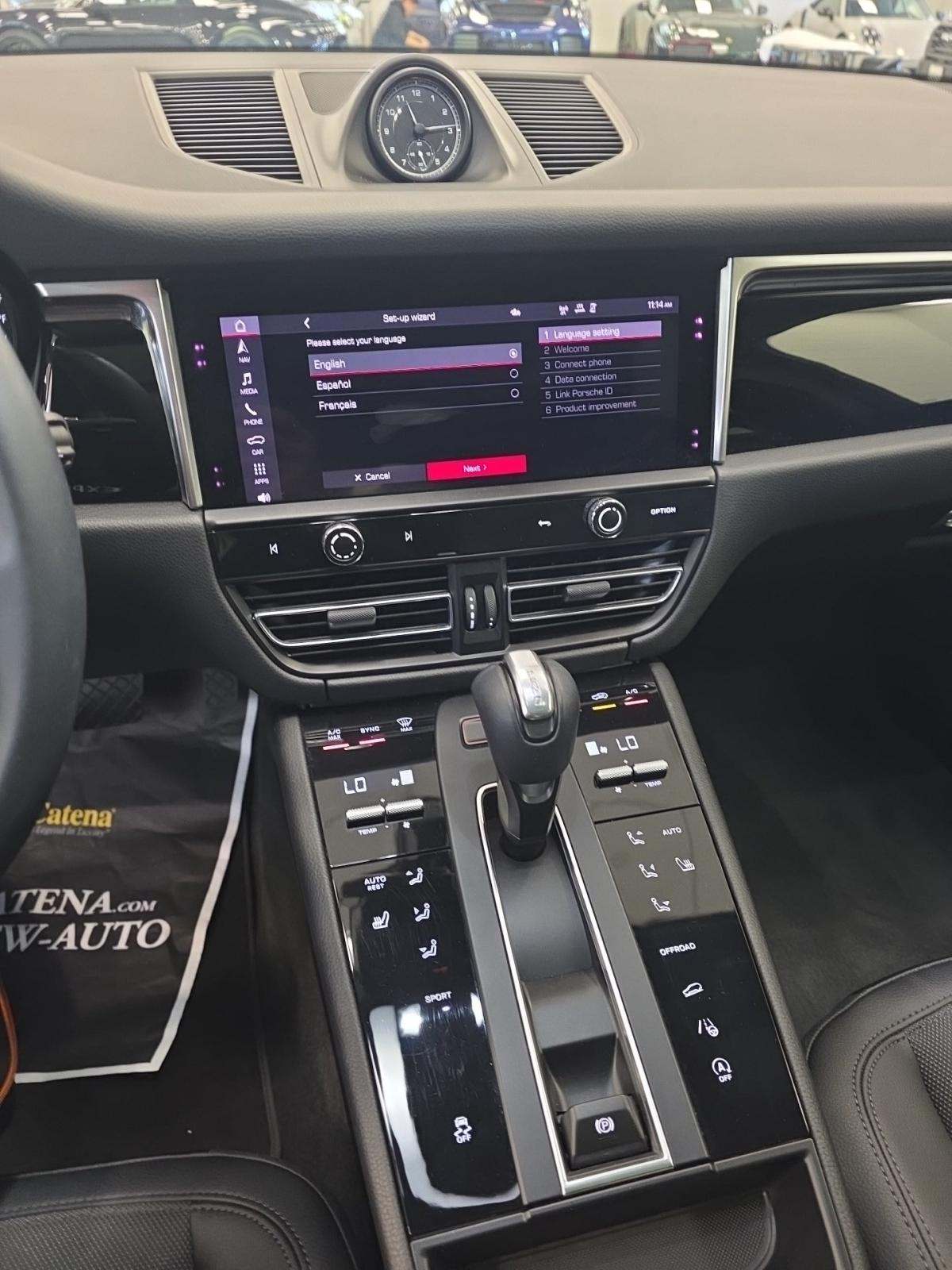 2022 Porsche Macan Base AWD