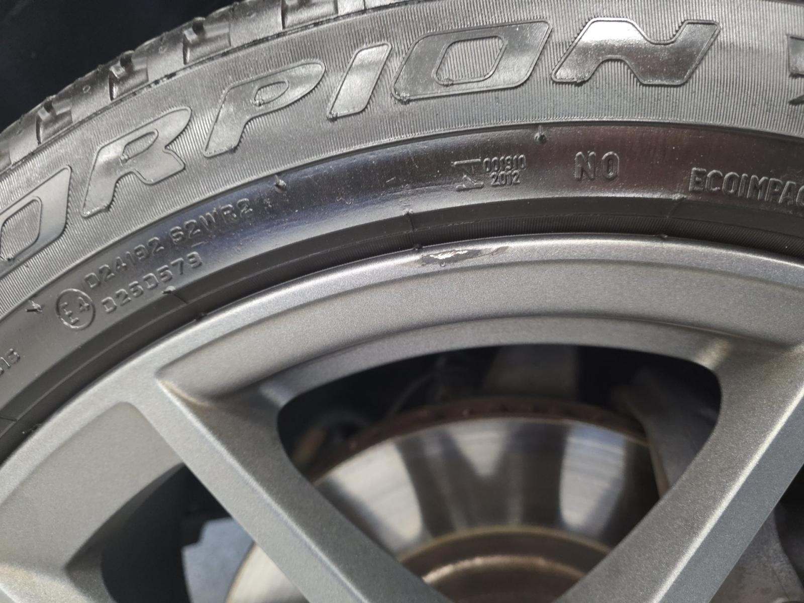 2022 Porsche Macan Base AWD