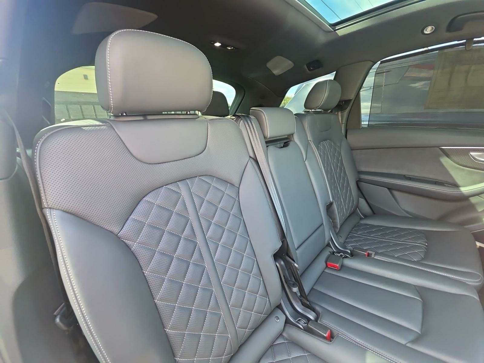 2025 Audi SQ7 Prestige AWD