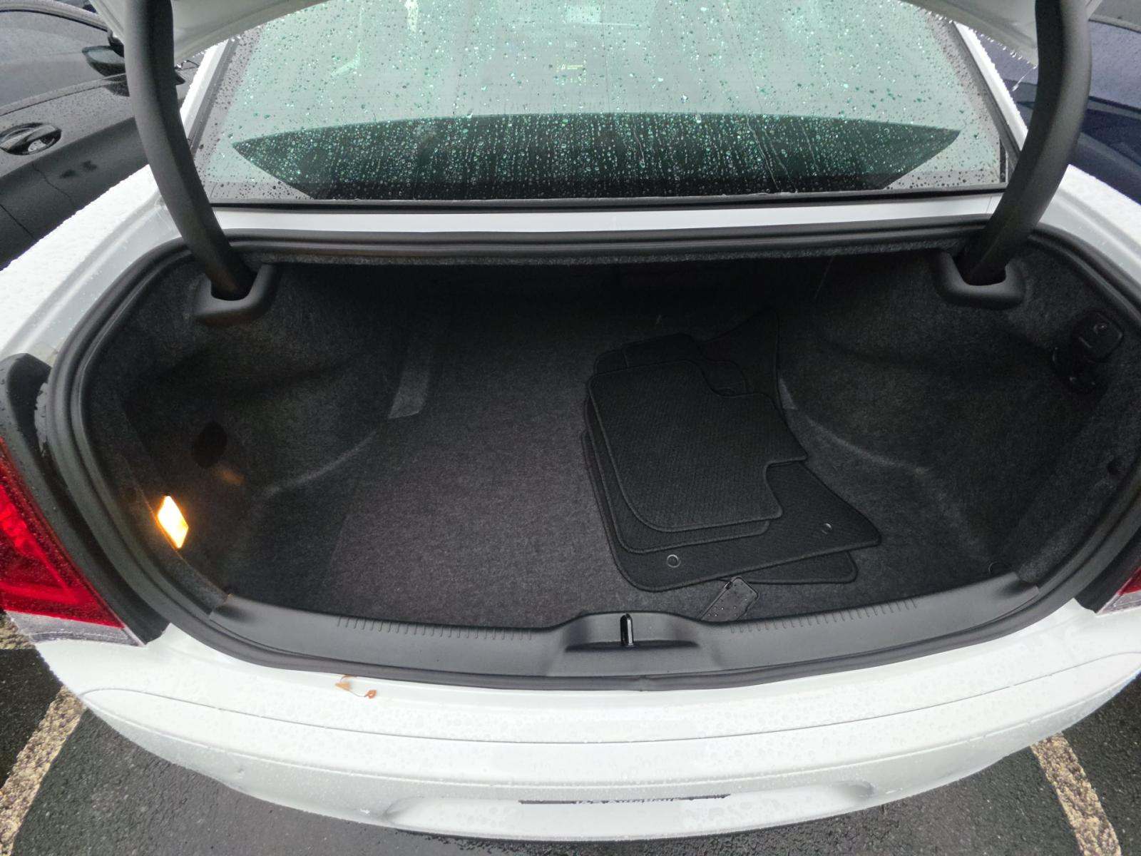 2023 Chrysler 300 C RWD