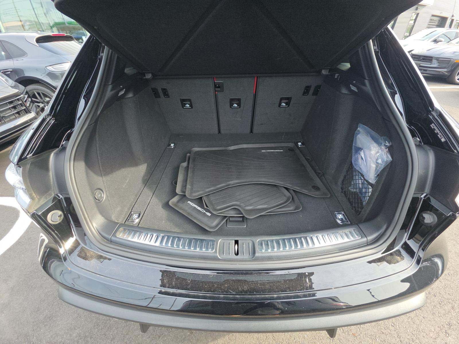 2024 Porsche Macan S AWD