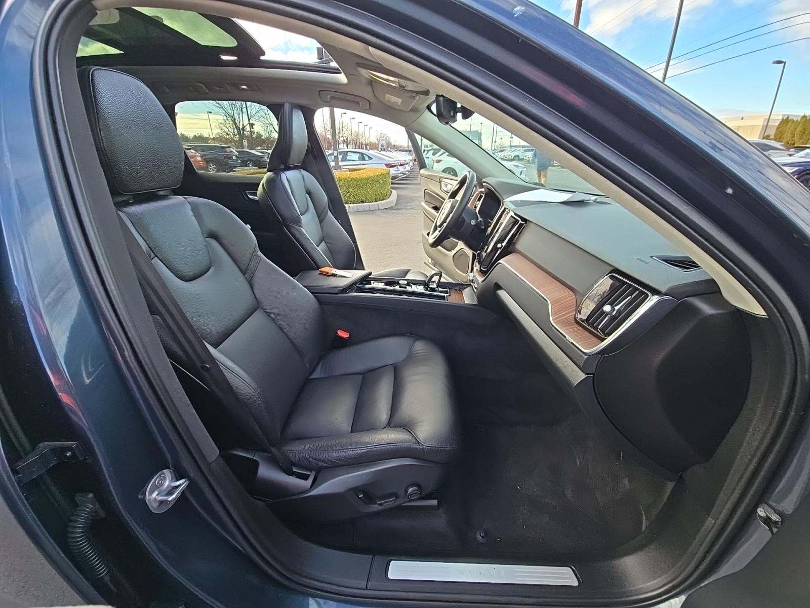 2024 Volvo XC60 B5 Plus AWD