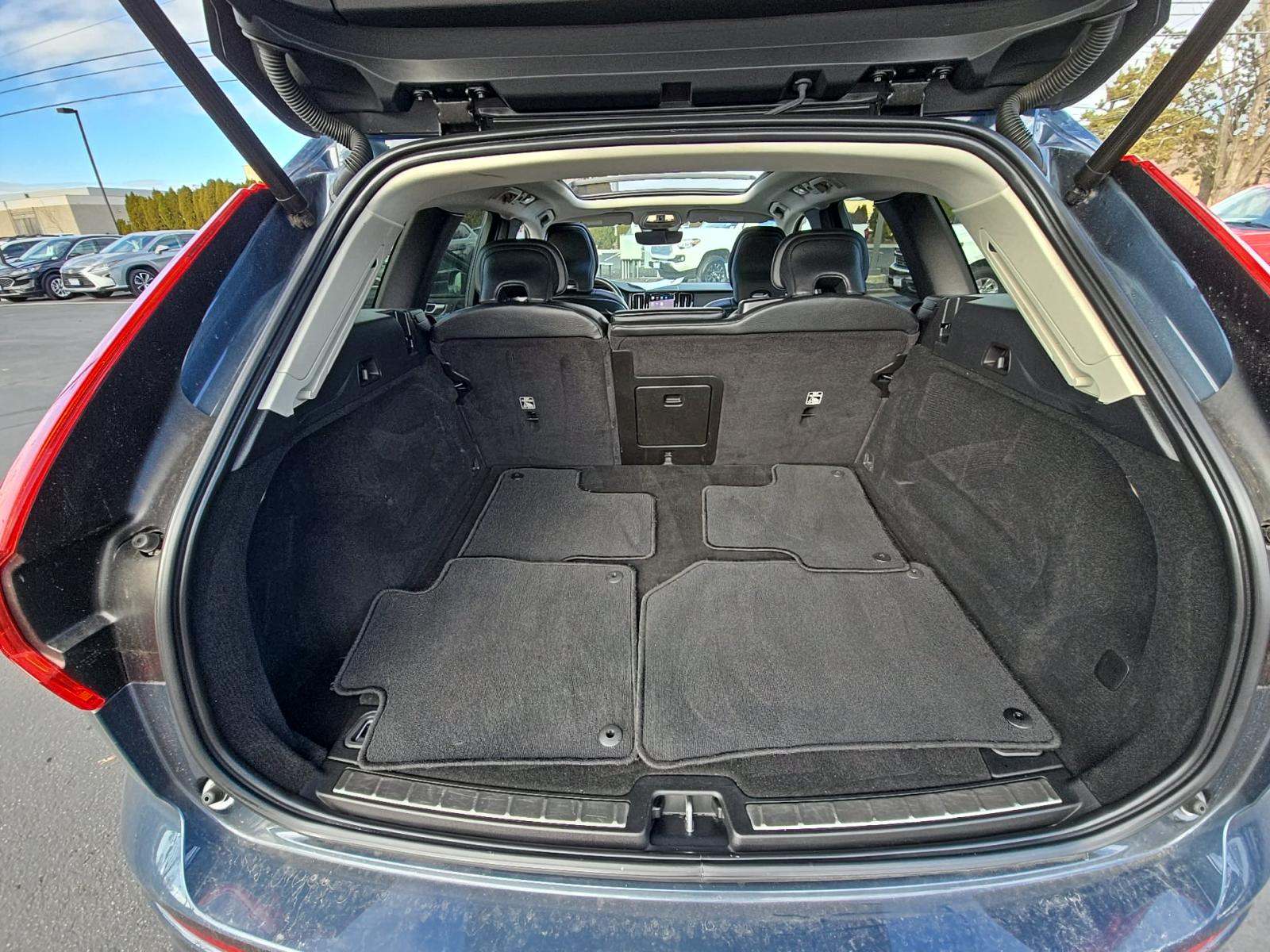 2024 Volvo XC60 B5 Plus AWD