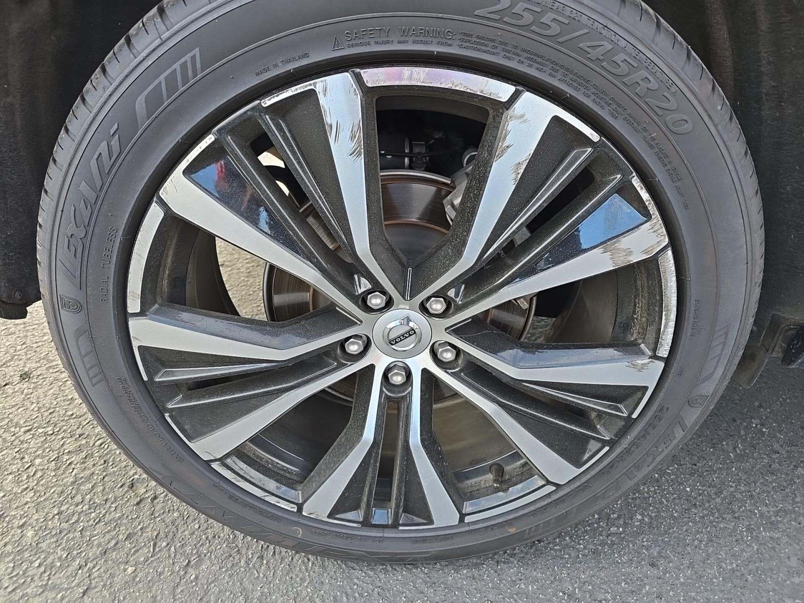 2024 Volvo XC60 B5 Plus AWD