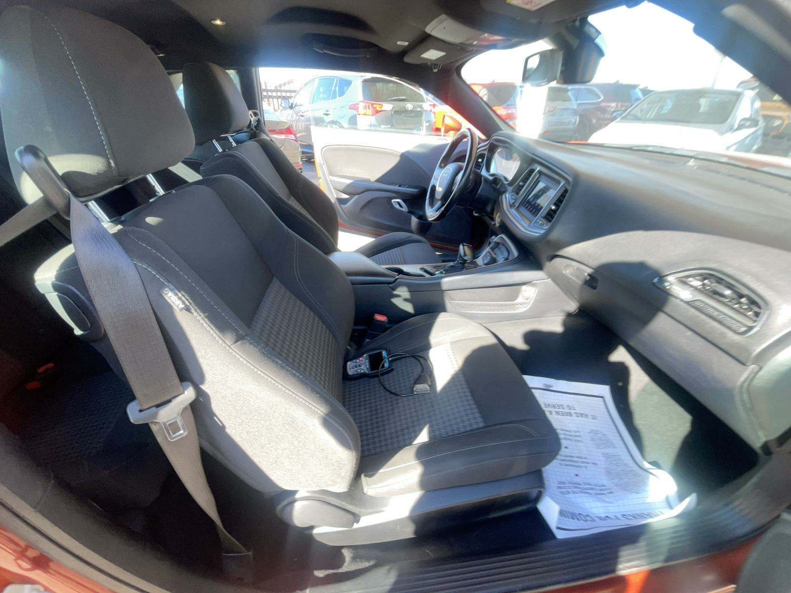 2021 Dodge Challenger SXT RWD