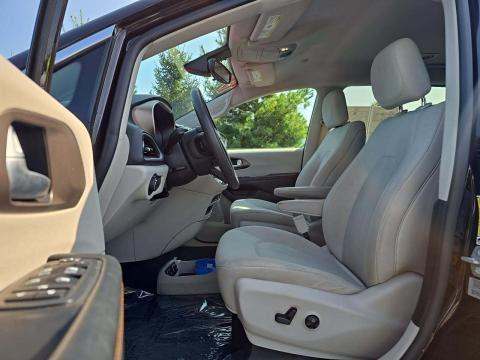 2017 Chrysler Pacifica Touring FWD