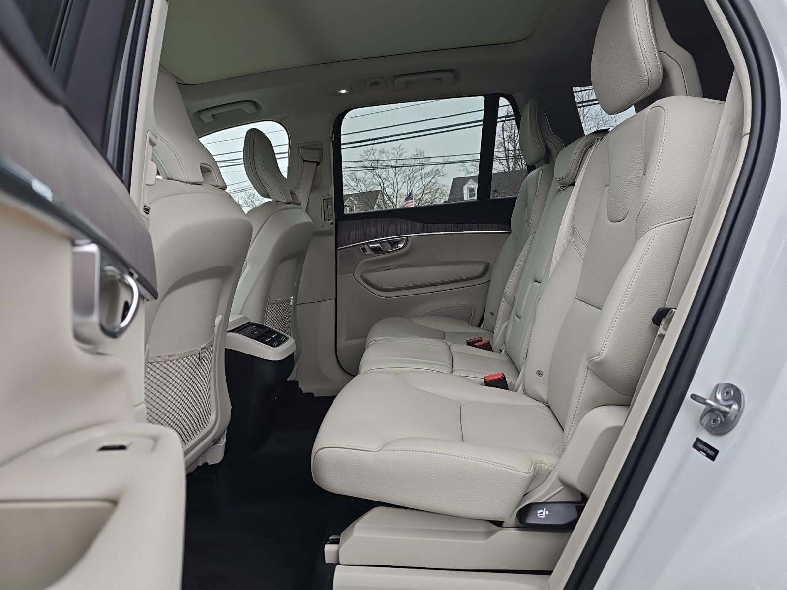 2023 Volvo XC90 B6 Plus AWD