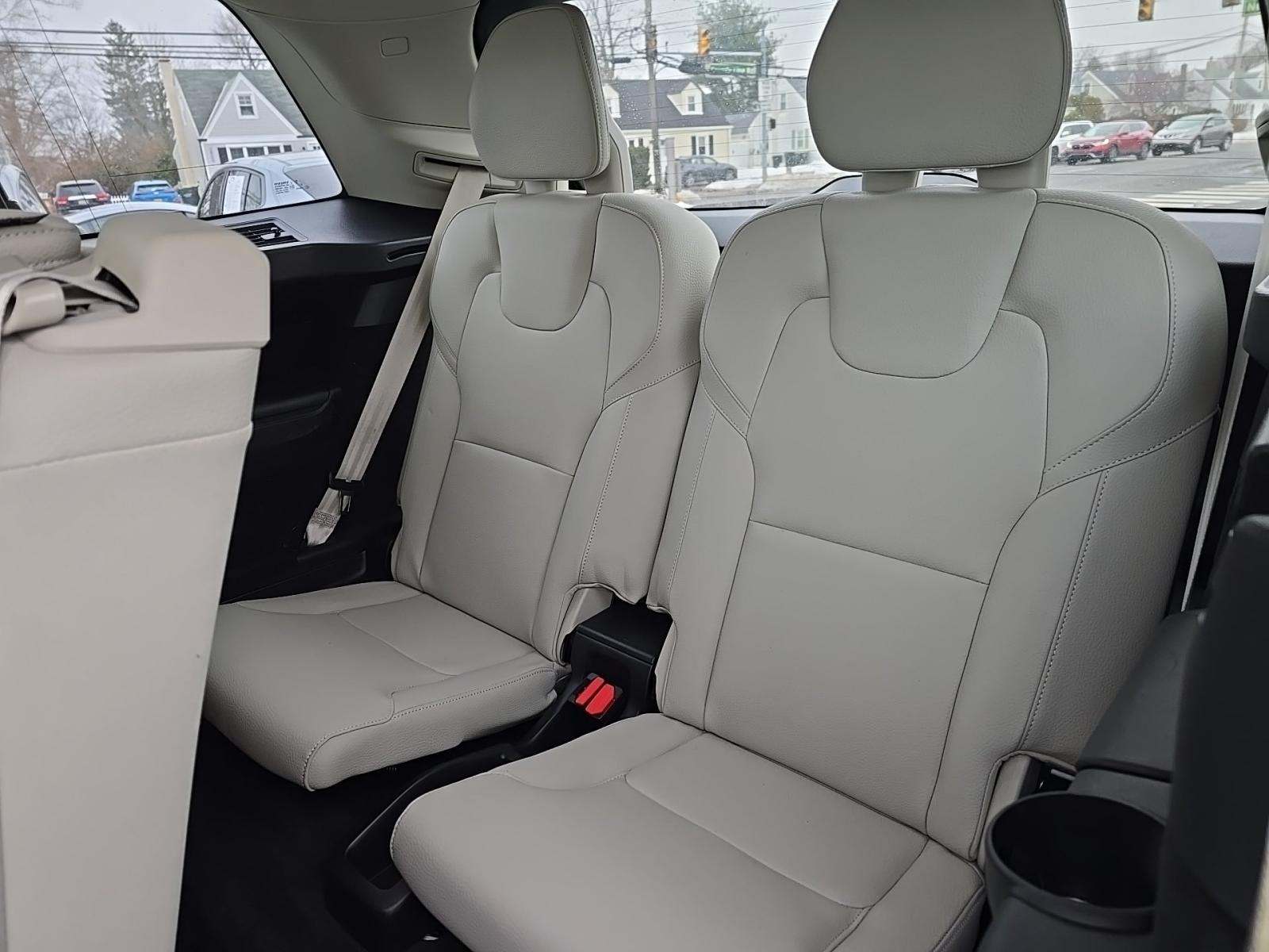 2023 Volvo XC90 B6 Plus AWD