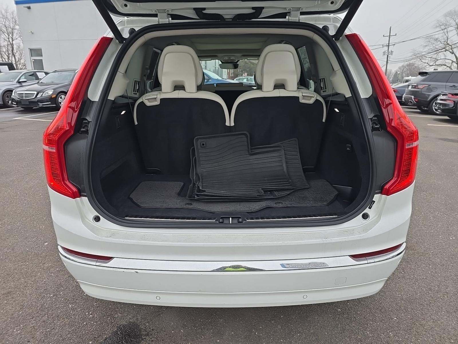 2023 Volvo XC90 B6 Plus AWD