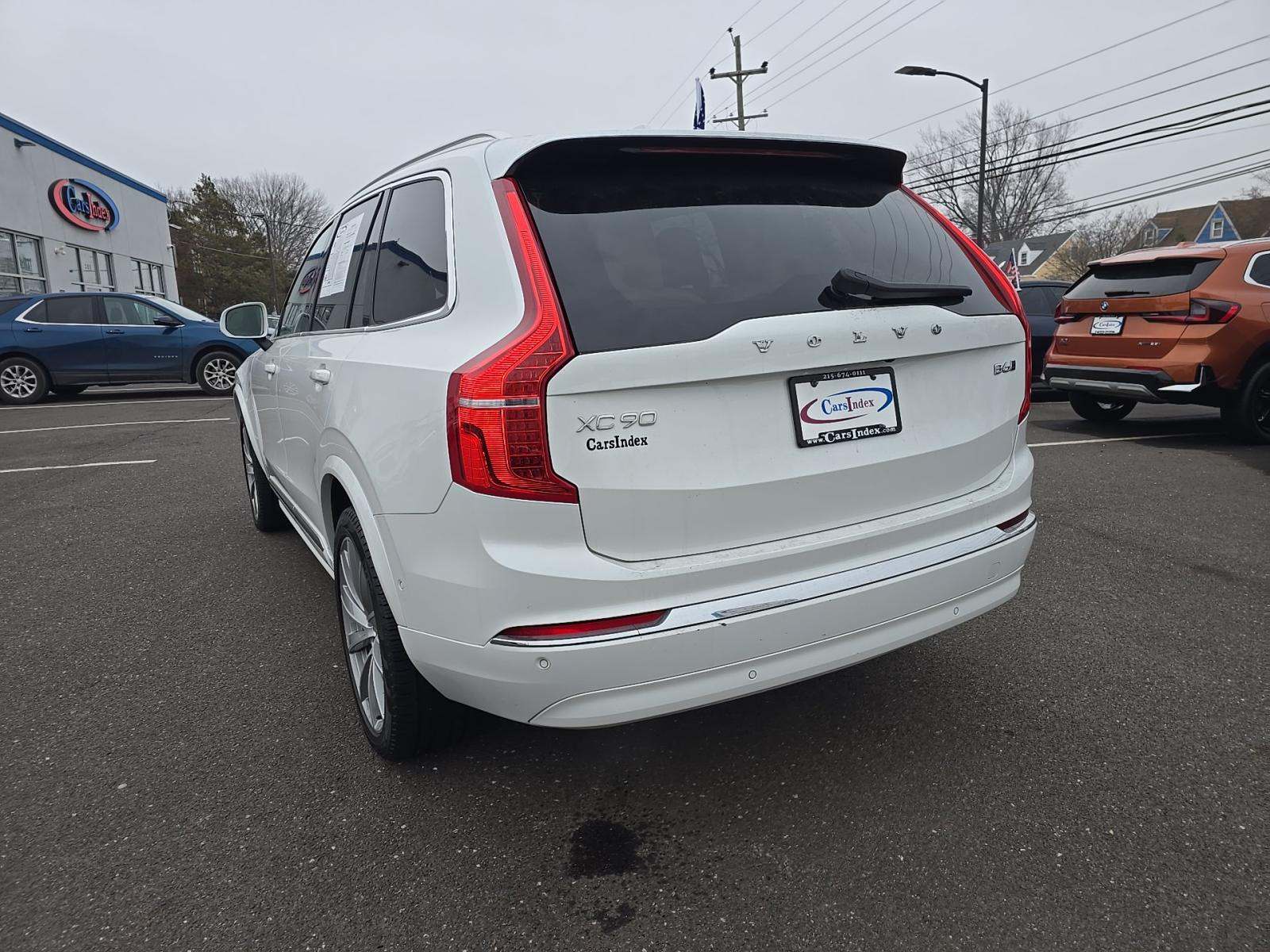 2023 Volvo XC90 B6 Plus AWD