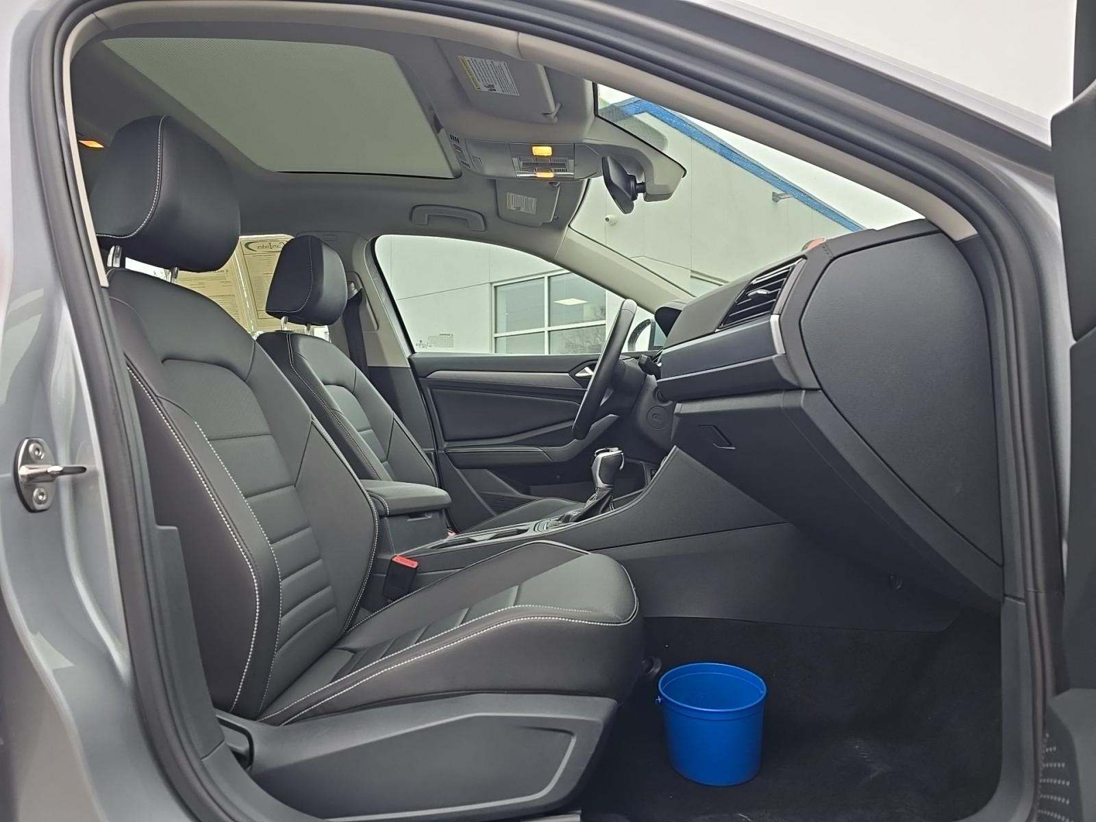 2024 Volkswagen Jetta 1.5T SE FWD