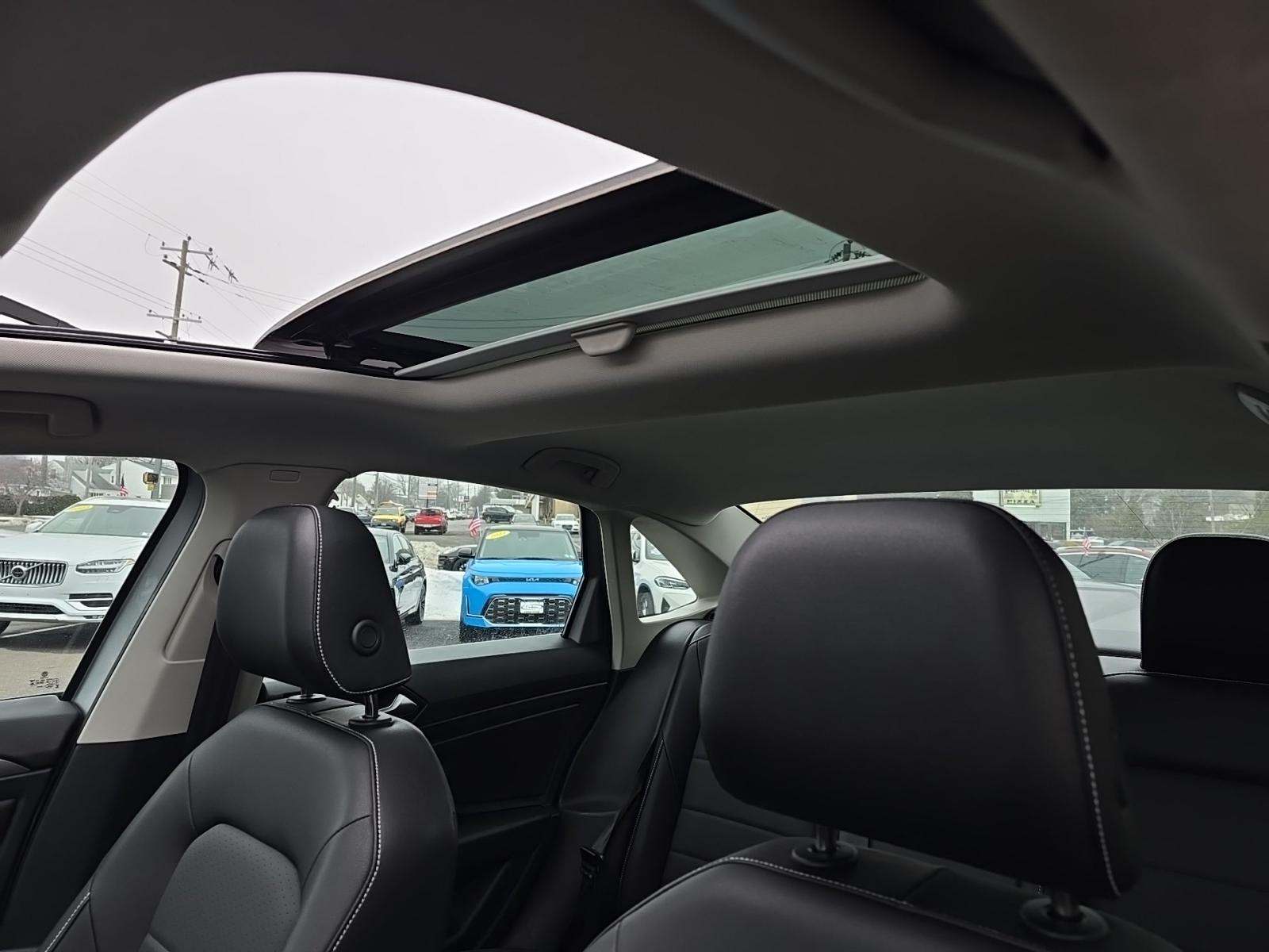 2024 Volkswagen Jetta 1.5T SE FWD