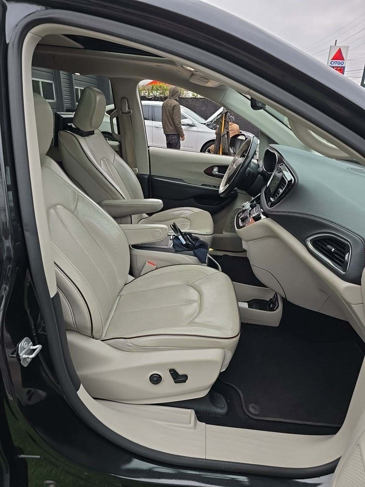 2020 Chrysler Pacifica Limited FWD