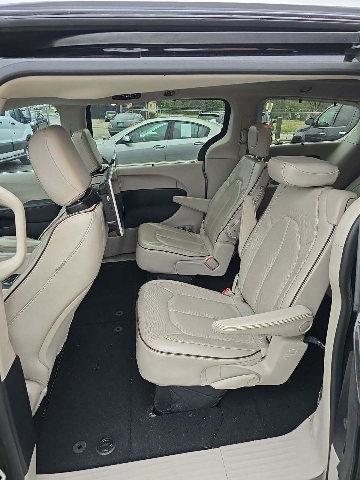 2020 Chrysler Pacifica Limited FWD