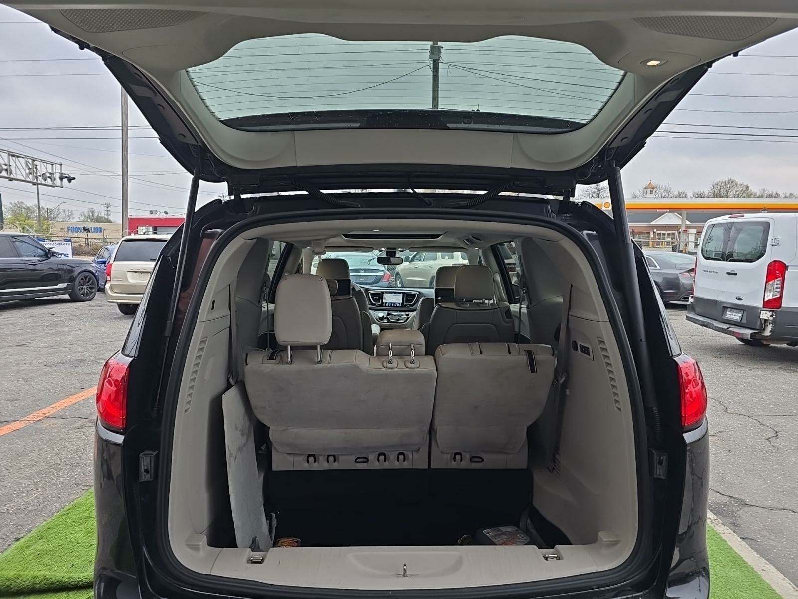 2020 Chrysler Pacifica Limited FWD