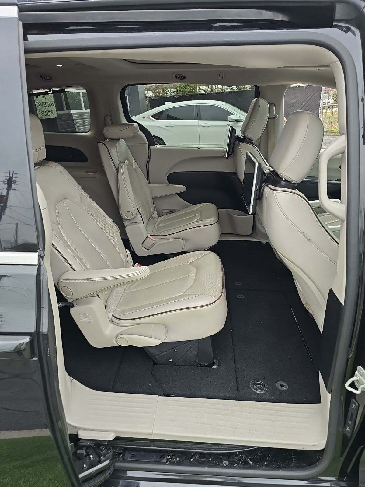 2020 Chrysler Pacifica Limited FWD