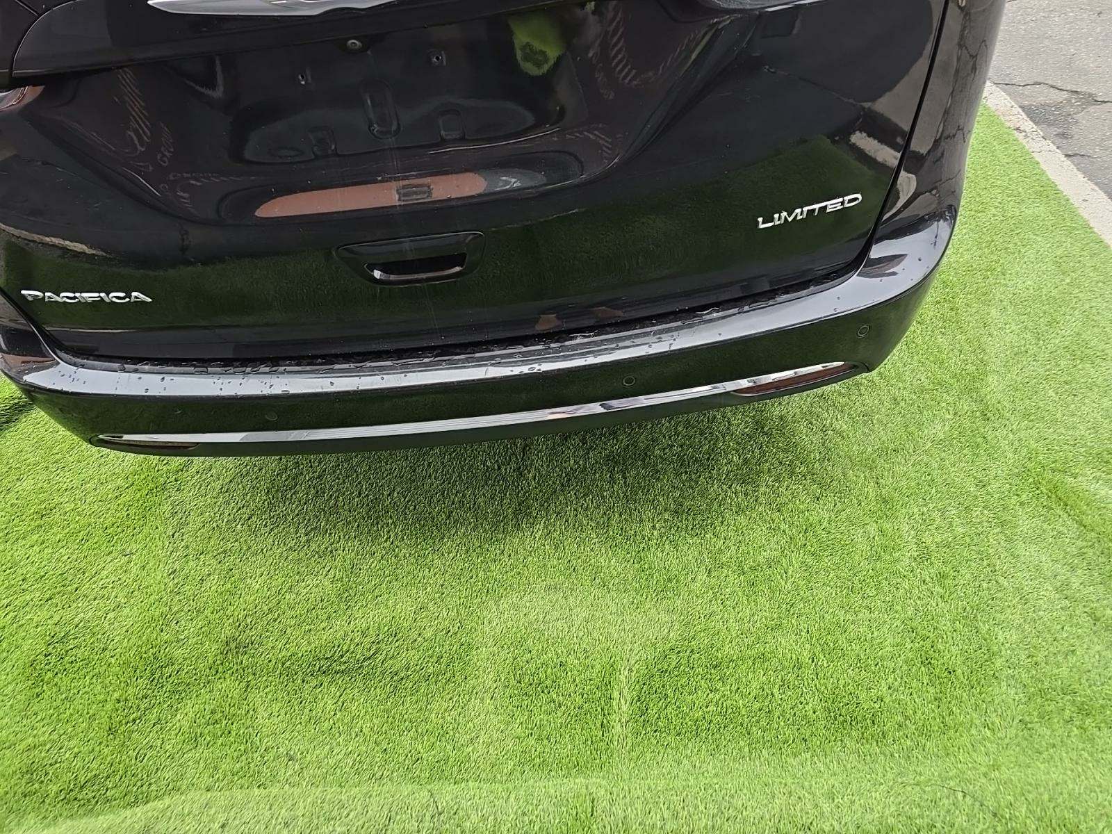 2020 Chrysler Pacifica Limited FWD