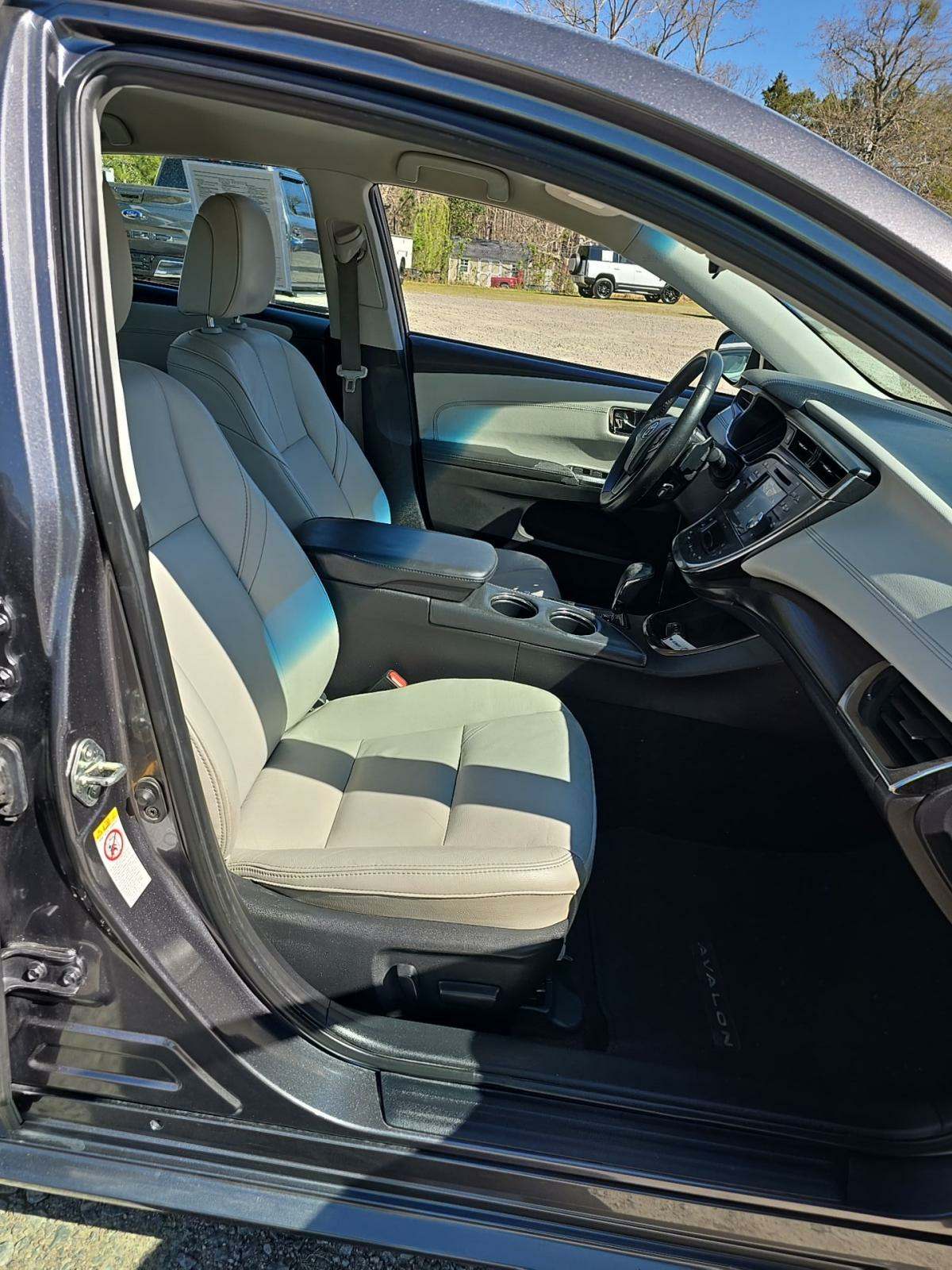 2016 Toyota Avalon XLE FWD