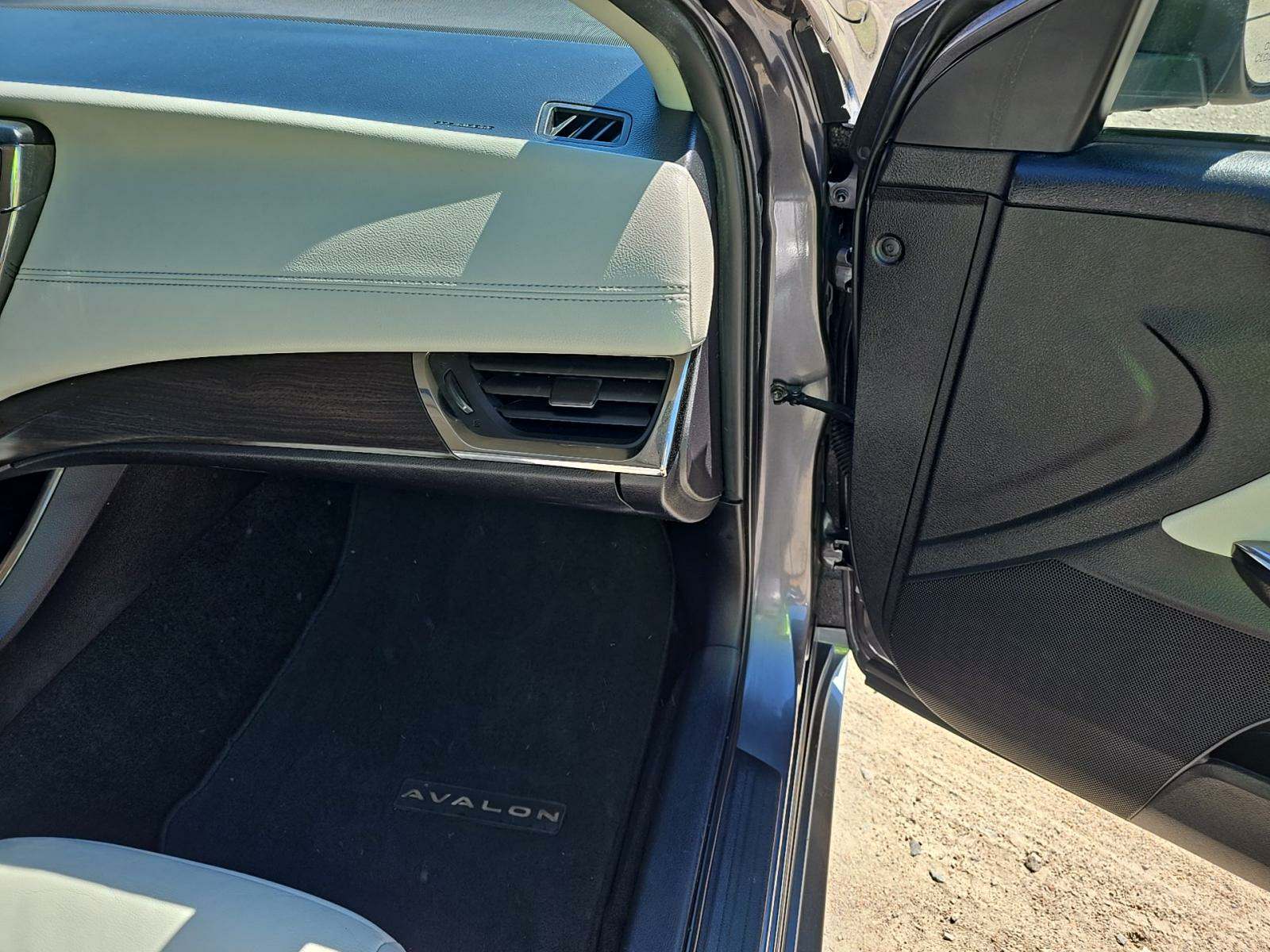 2016 Toyota Avalon XLE FWD