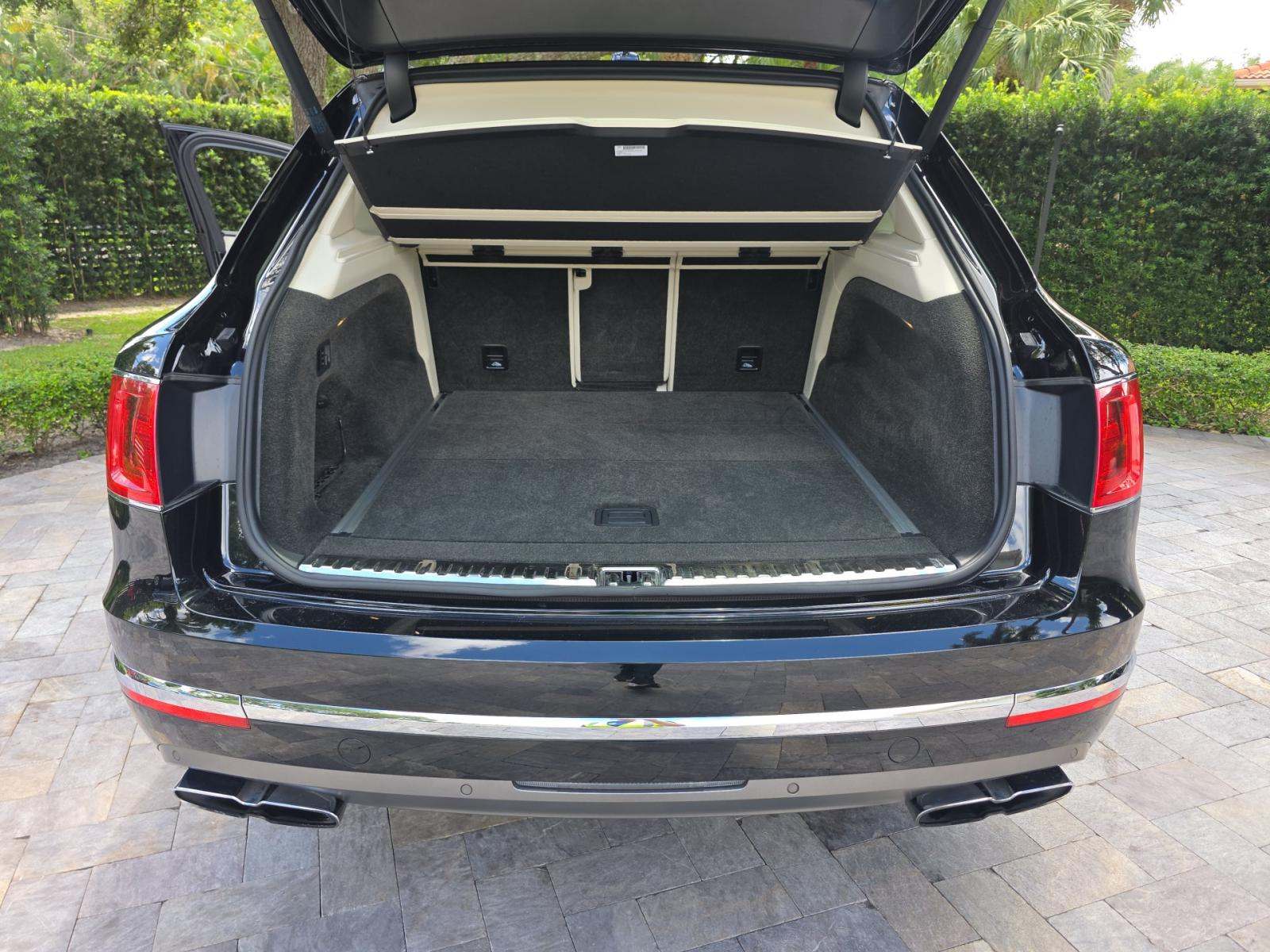 2019 Bentley Bentayga V8 AWD