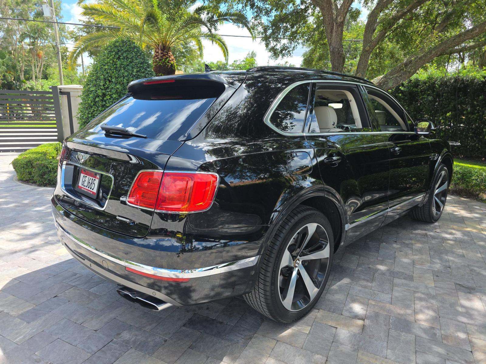 2019 Bentley Bentayga V8 AWD