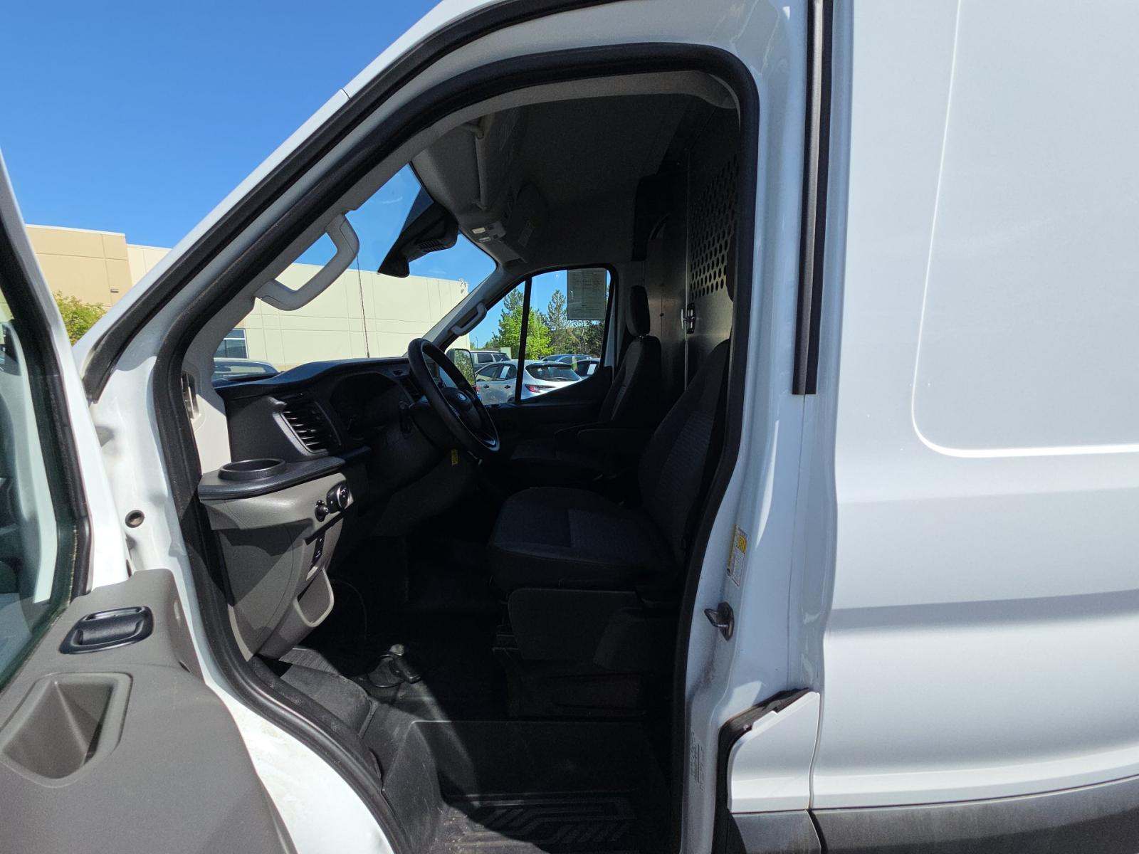 FORD TRANSIT 250 - 2