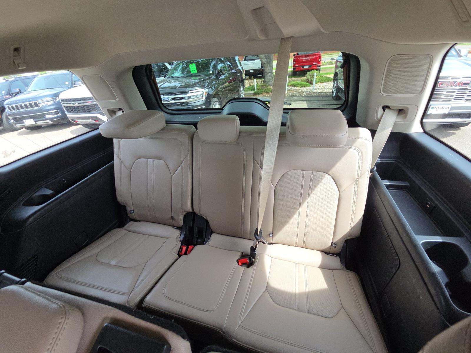 FORD EXPEDITION - 10