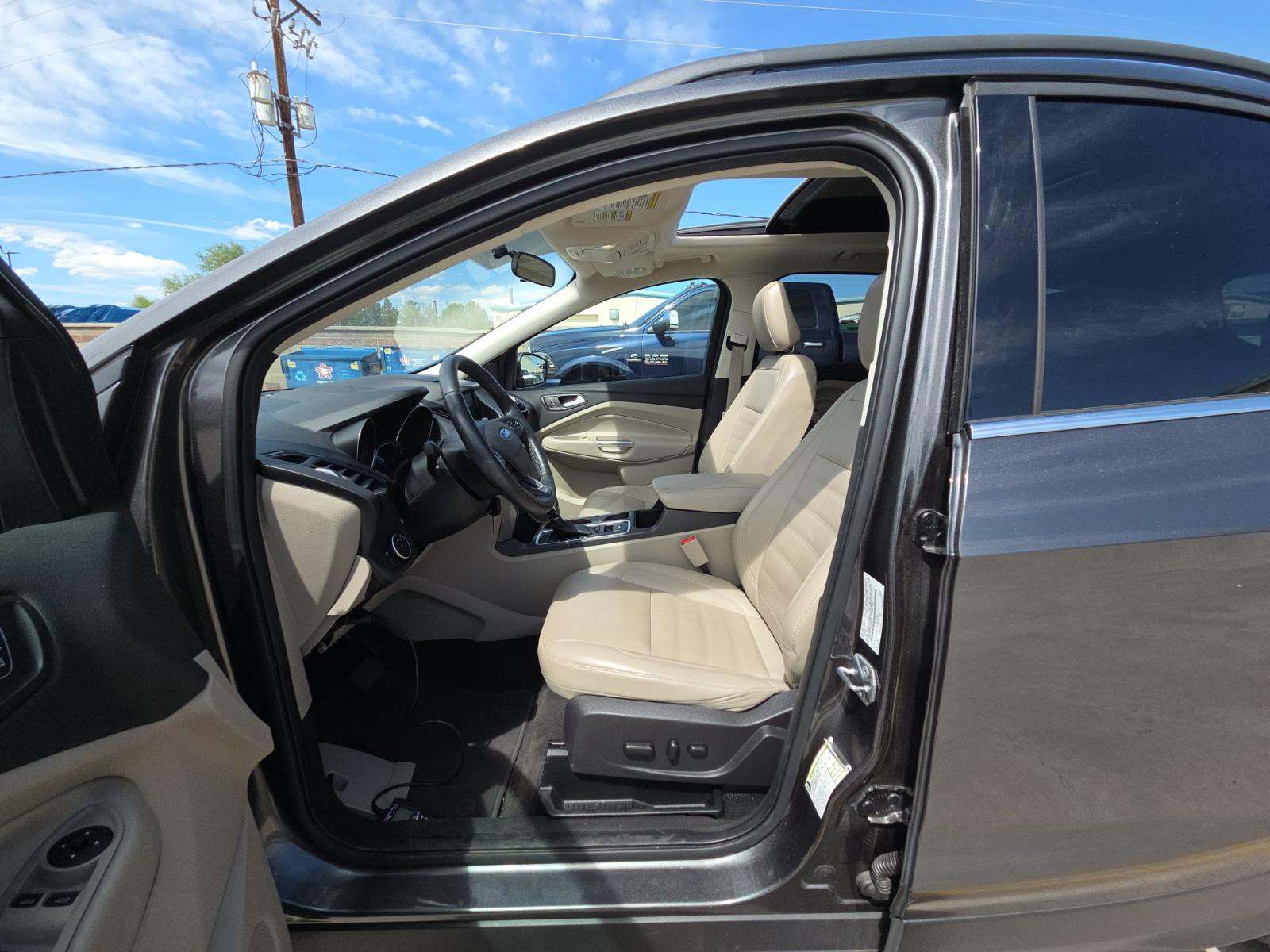 FORD ESCAPE - 2