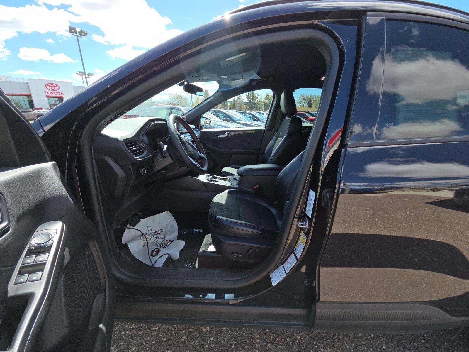 FORD ESCAPE - 2