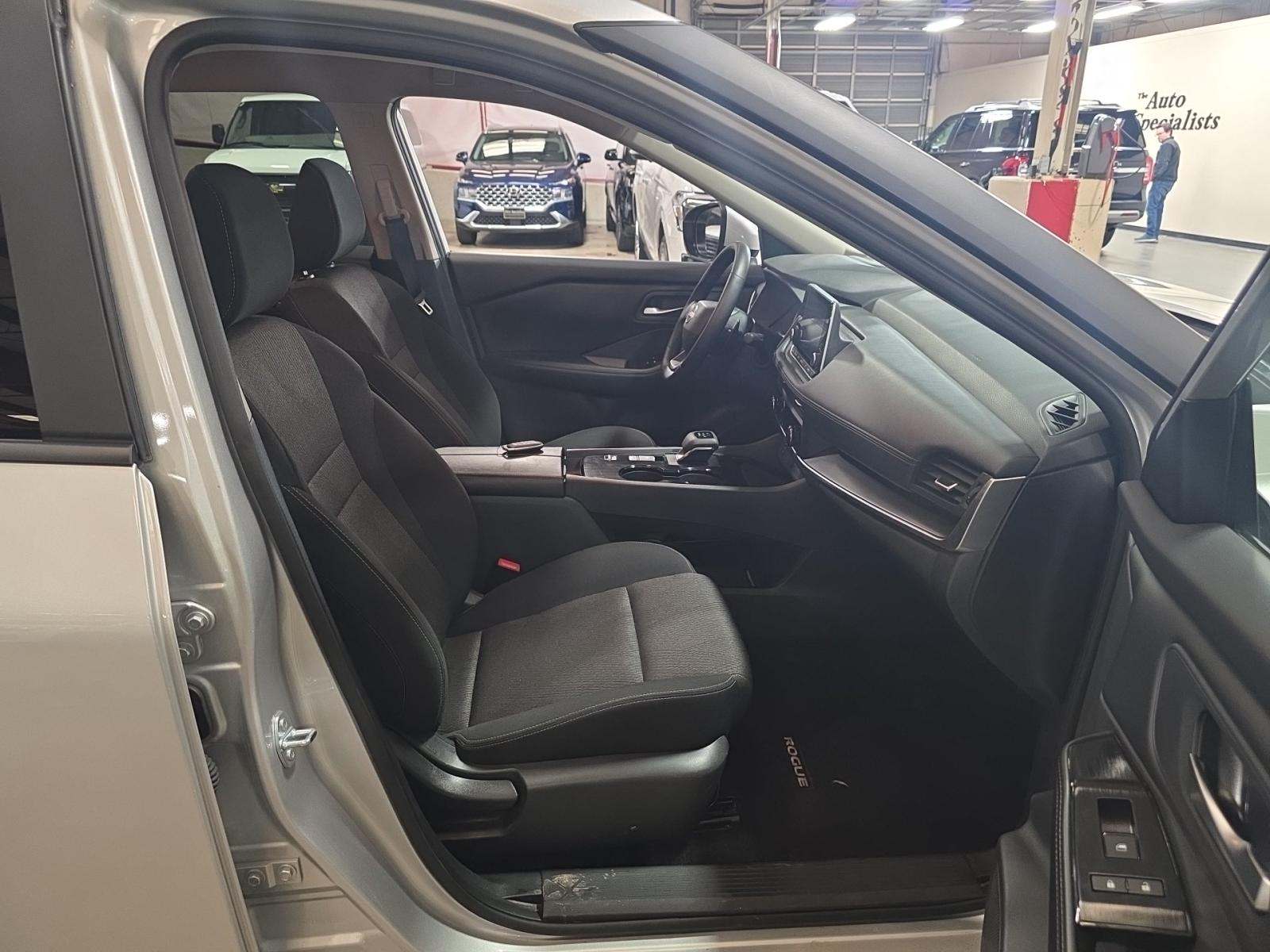 2025 Nissan Rogue SV FWD