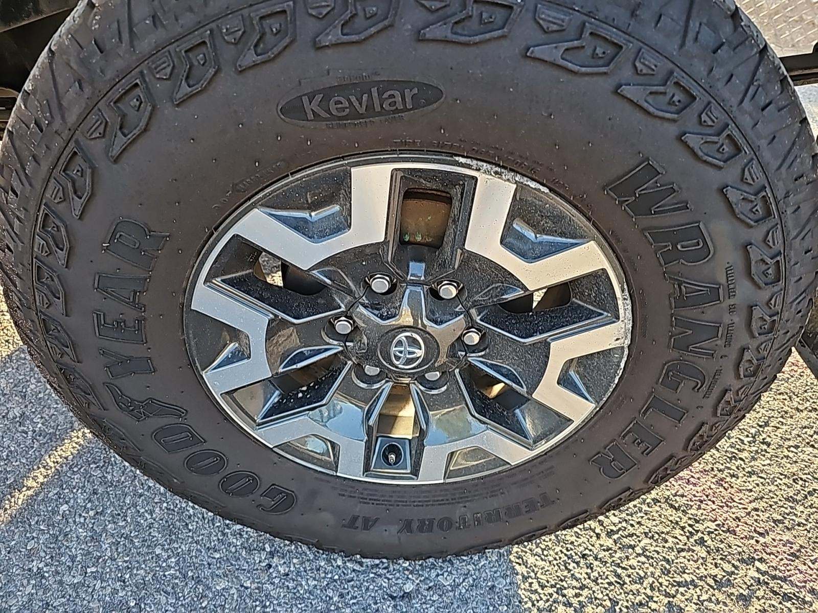 2017 Toyota Tacoma TRD Off-Road AWD