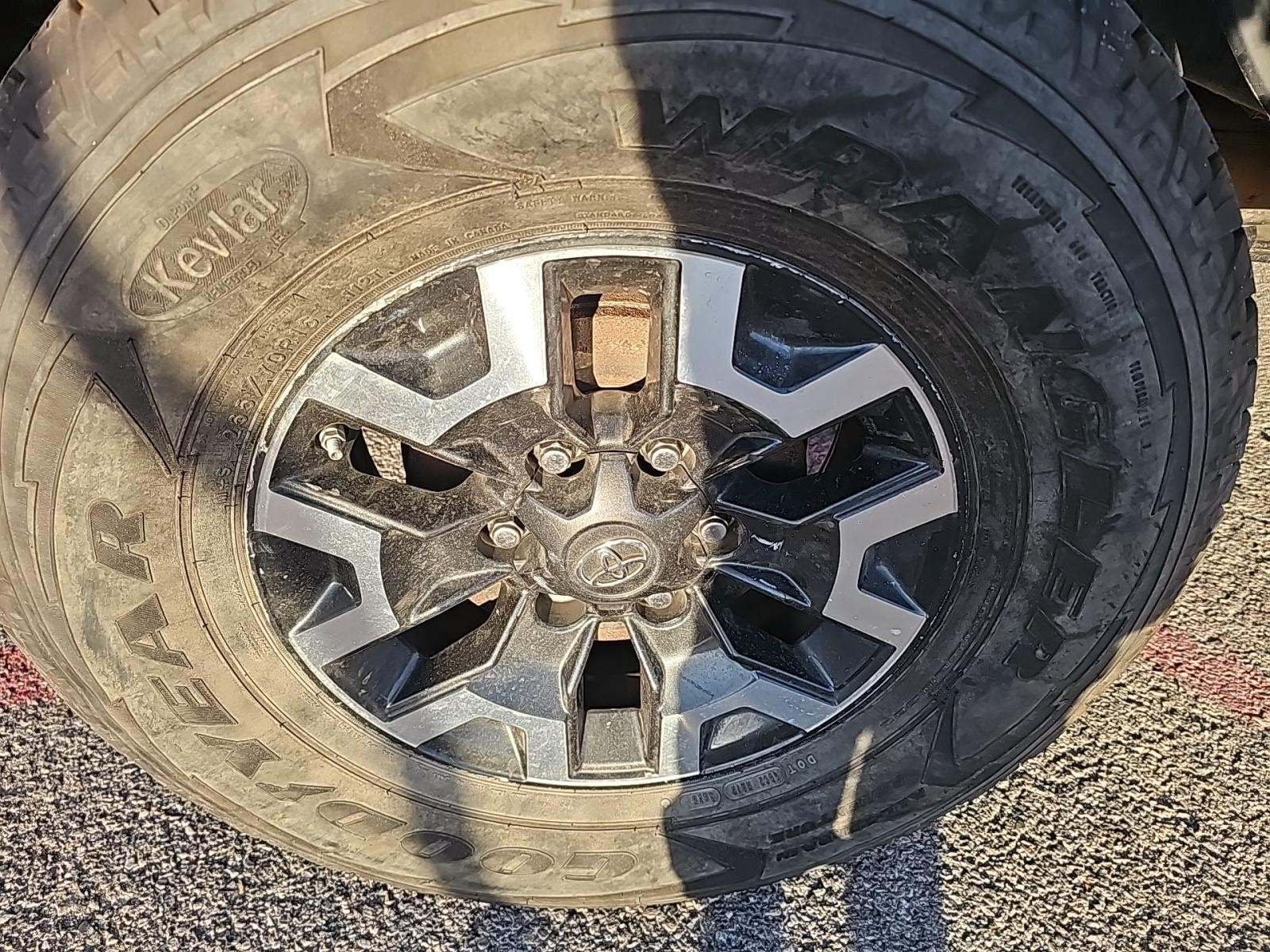 2017 Toyota Tacoma TRD Off-Road AWD