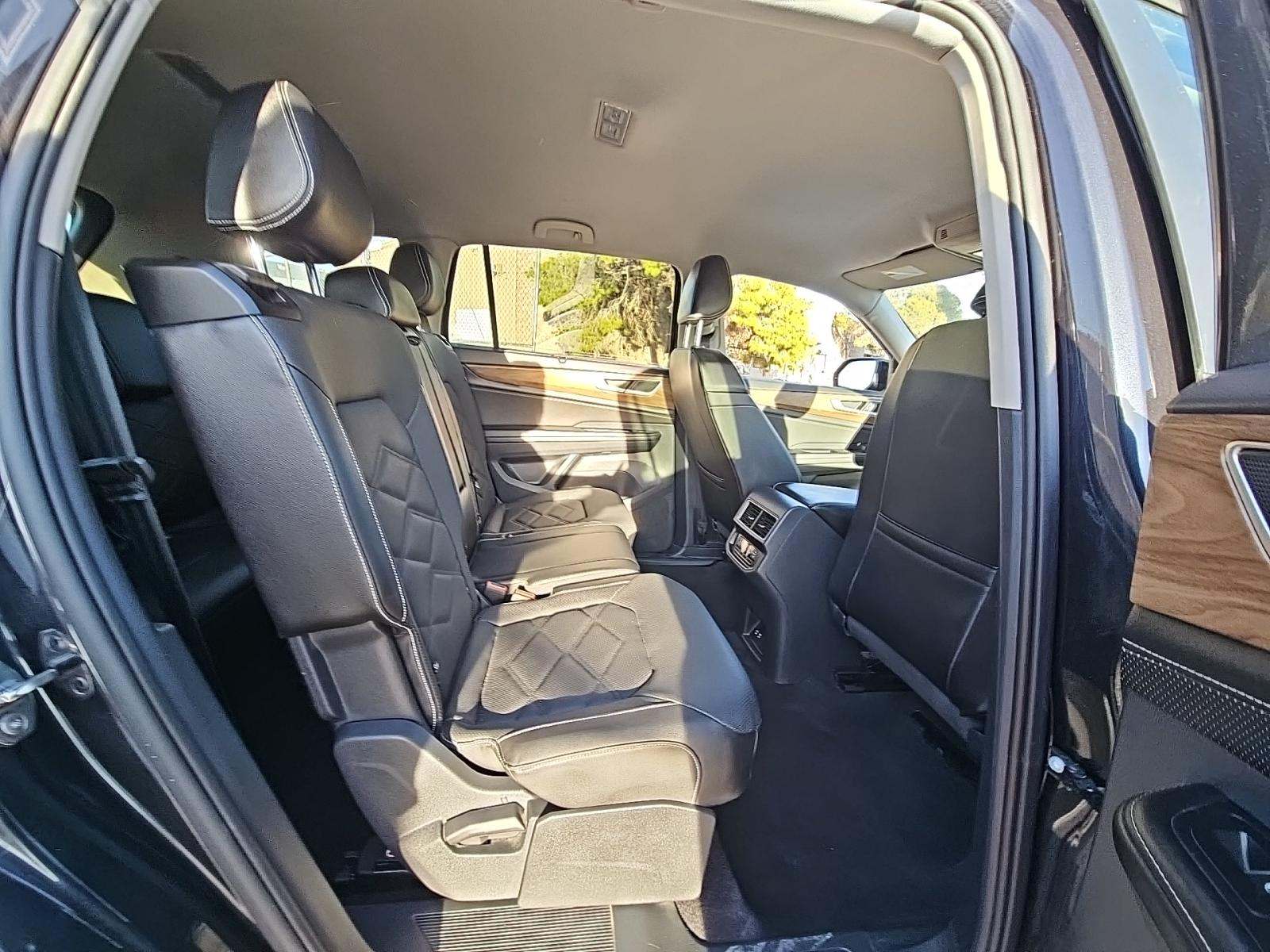 2025 Volkswagen Atlas 2.0T SE FWD