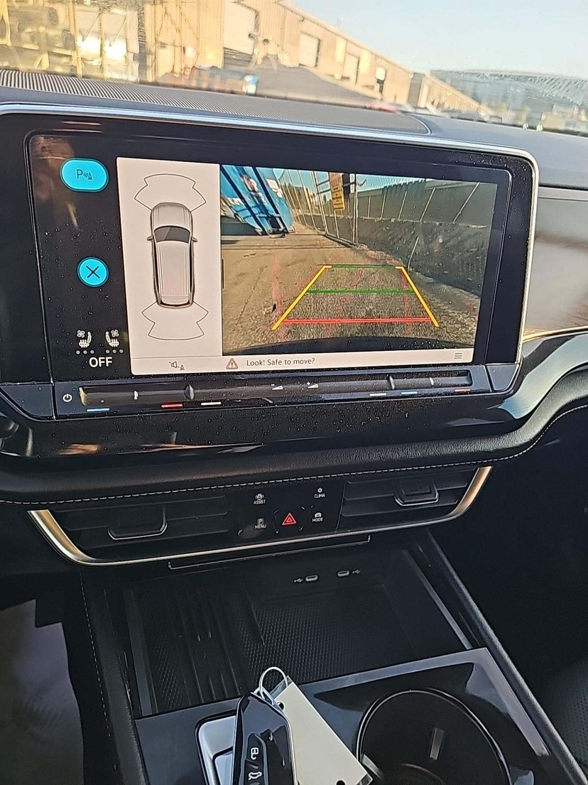 2025 Volkswagen Atlas 2.0T SE FWD