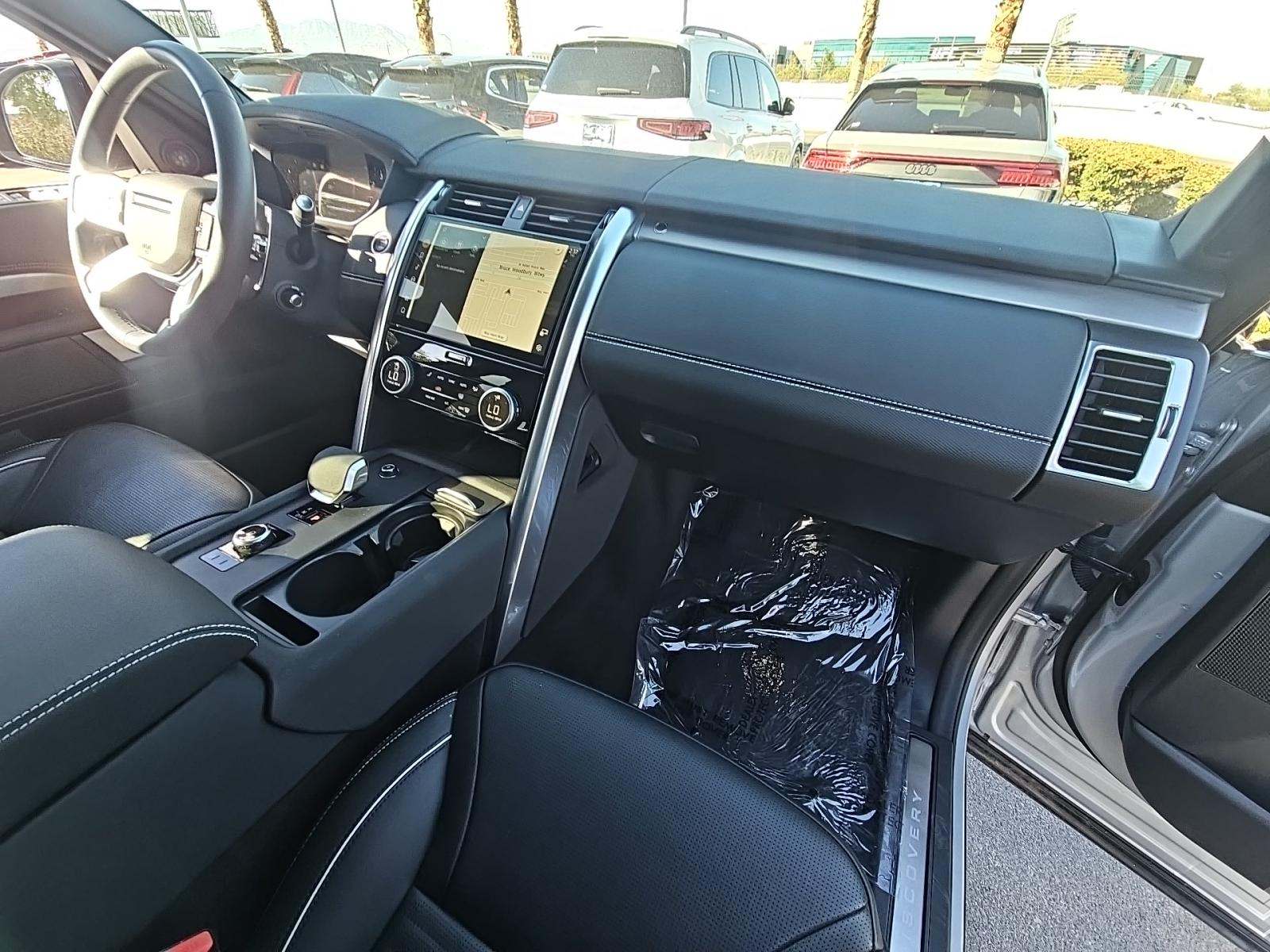 2024 Land Rover Discovery Dynamic SE AWD