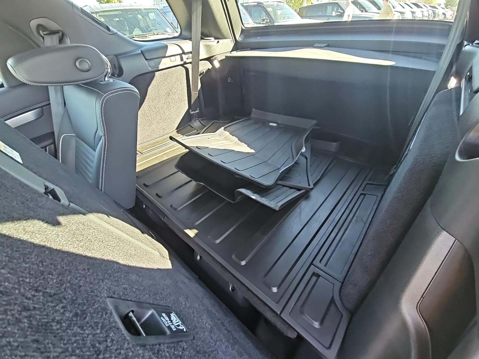 2024 Land Rover Discovery Dynamic SE AWD